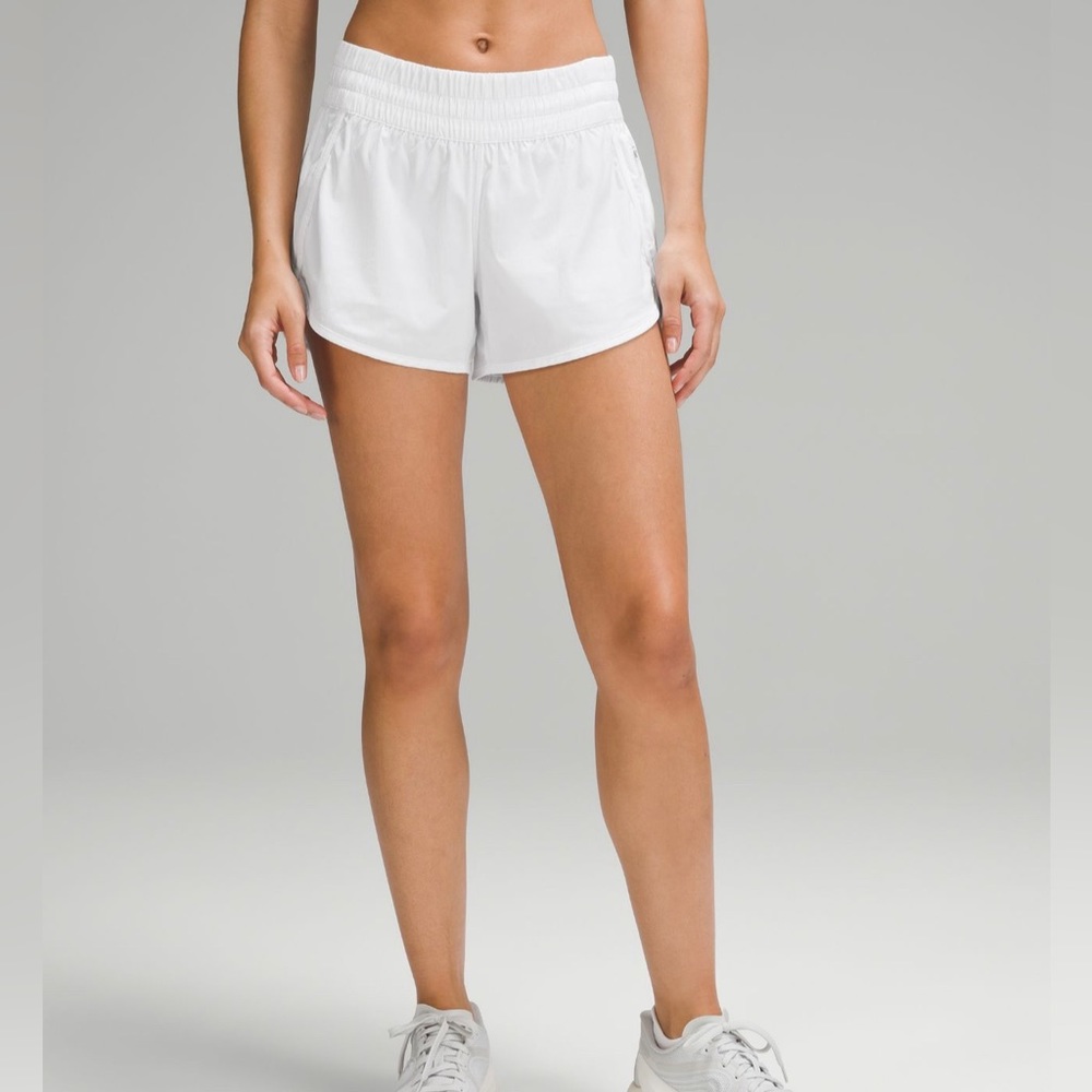Lululemon white low rise tracker shorts size 2